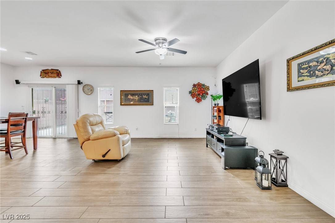 Las Vegas, NV 89139,8117 Discovery Point ST
