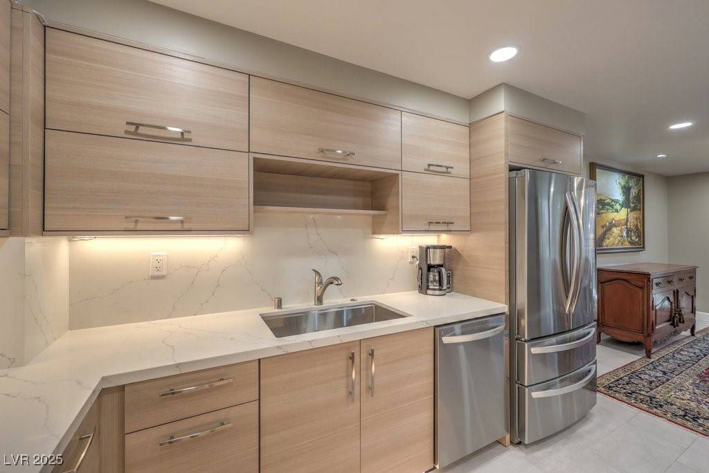 Las Vegas, NV 89169,205 E Harmon AVE #1007