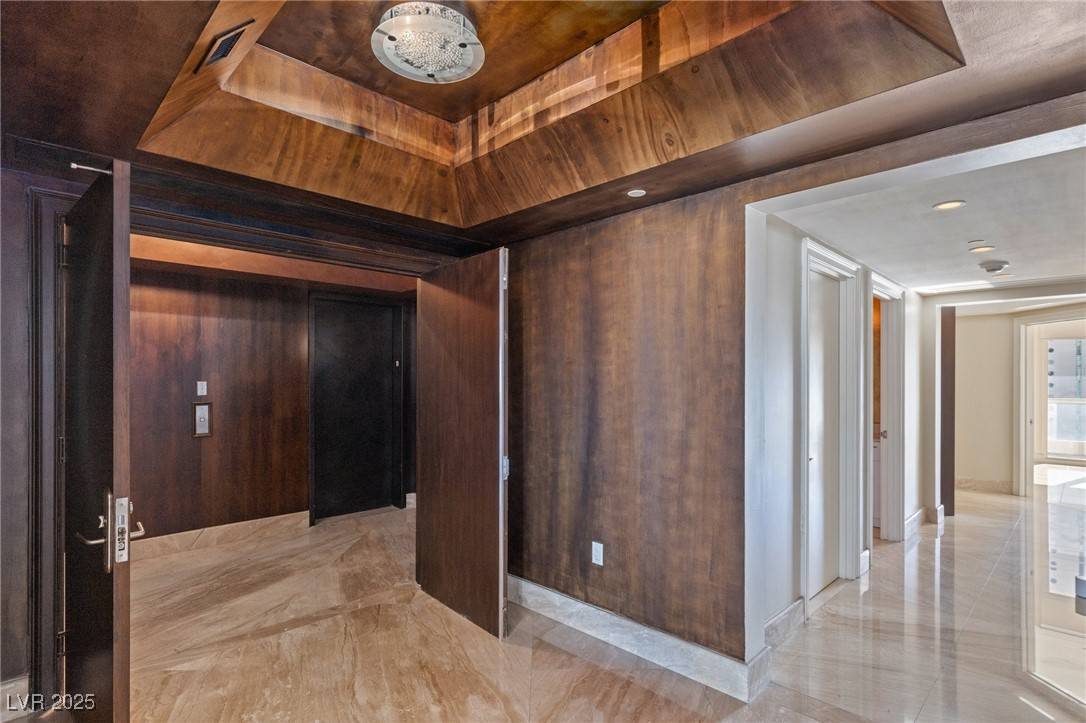 Las Vegas, NV 89109,2777 Paradise RD #1801