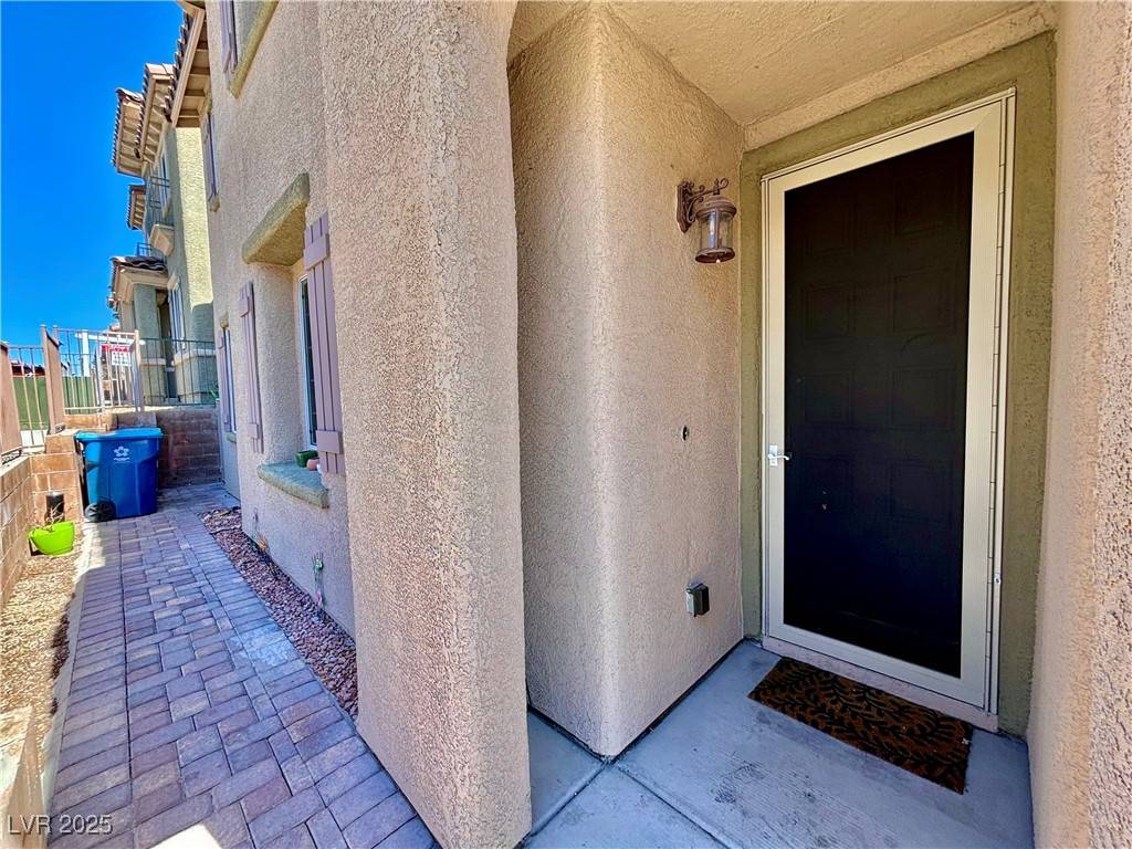 Las Vegas, NV 89129,4046 Sparrow Rock ST