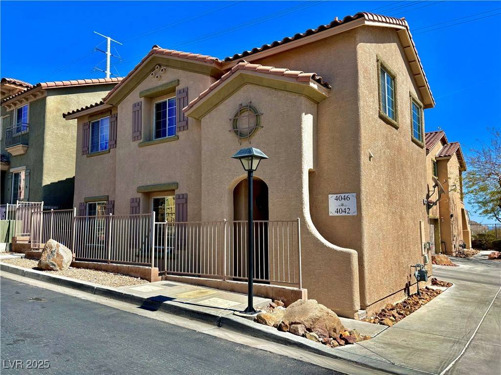 Las Vegas, NV 89129,4046 Sparrow Rock ST