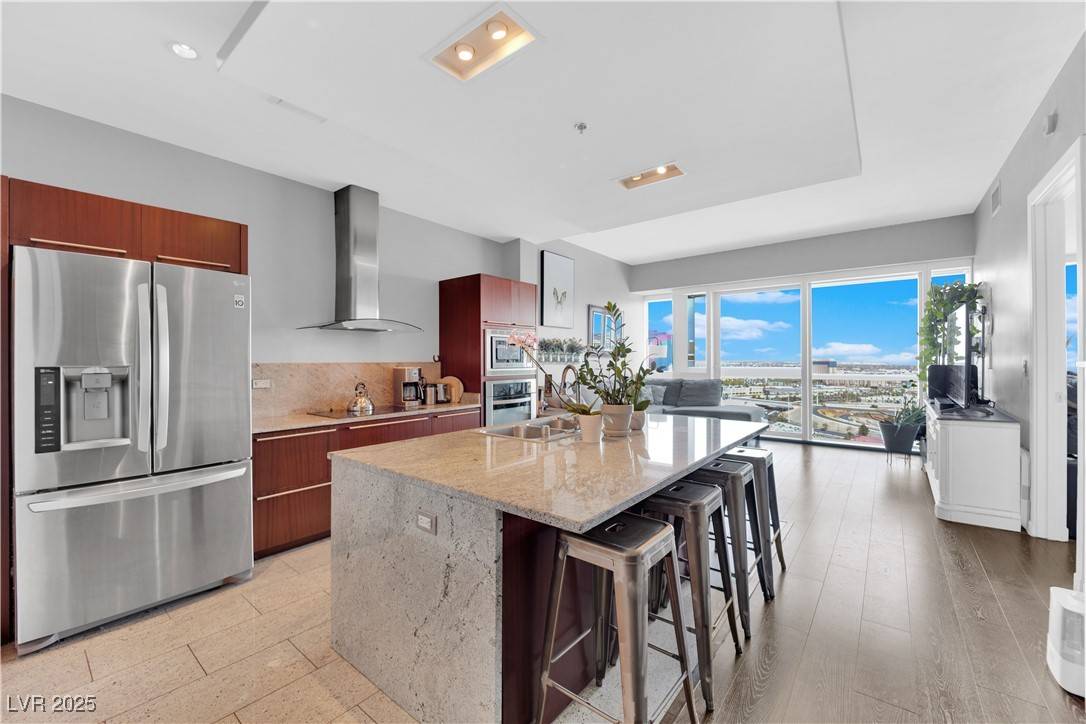 Las Vegas, NV 89103,4471 Dean Martin DR #2204