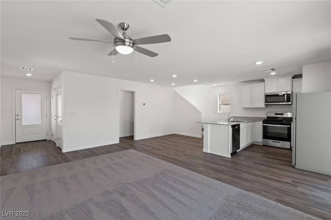 Las Vegas, NV 89122,6221 Blood Lily AVE