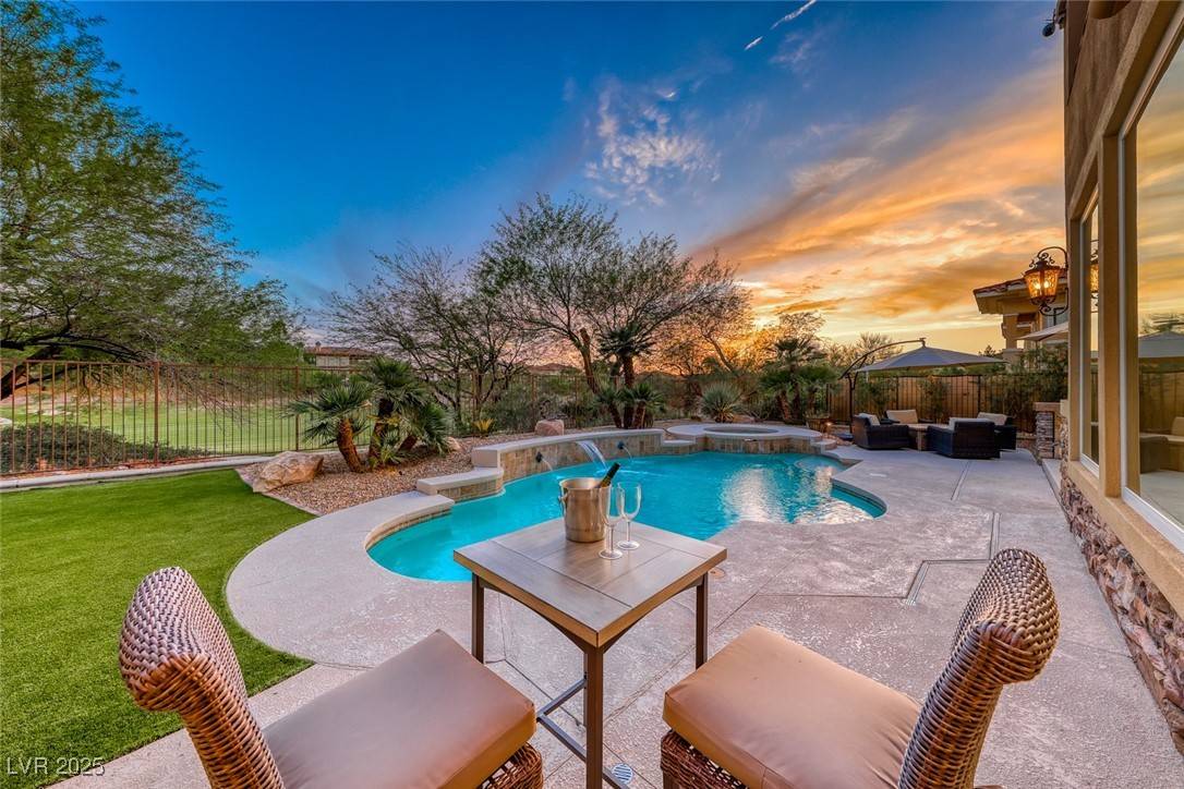 Henderson, NV 89011,5 Via Ravenna CT