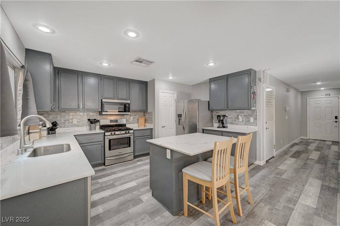 Las Vegas, NV 89183,687 Porchtown AVE
