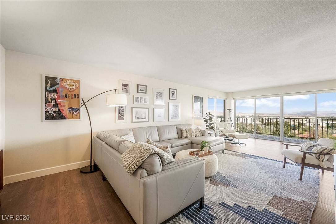 Las Vegas, NV 89109,3111 Bel Air DR #10F