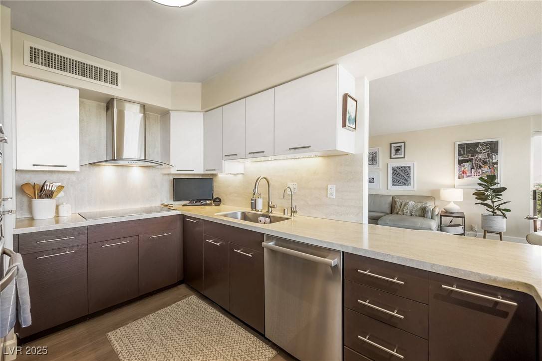 Las Vegas, NV 89109,3111 Bel Air DR #10F