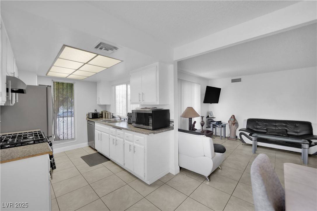 Las Vegas, NV 89169,1440 Vegas Valley DR #1