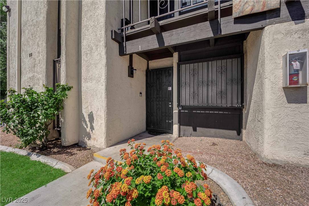 Las Vegas, NV 89169,1440 Vegas Valley DR #1