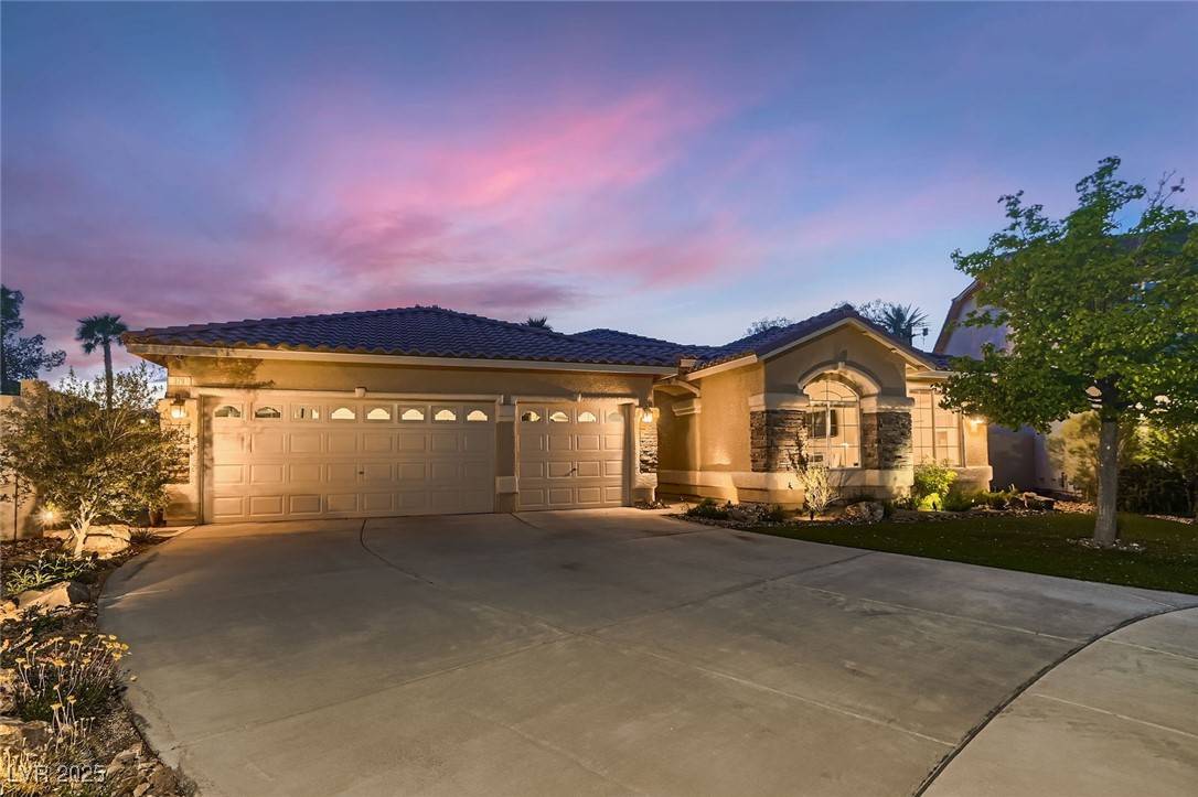 Las Vegas, NV 89148,379 Fynn Valley DR