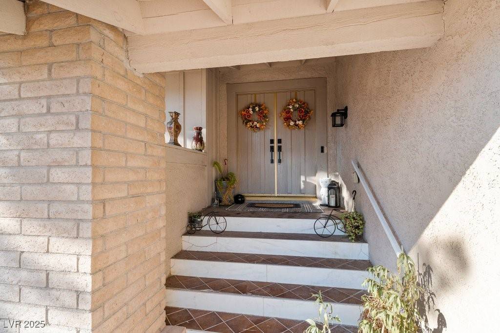 Las Vegas, NV 89119,1708 Crest AVE