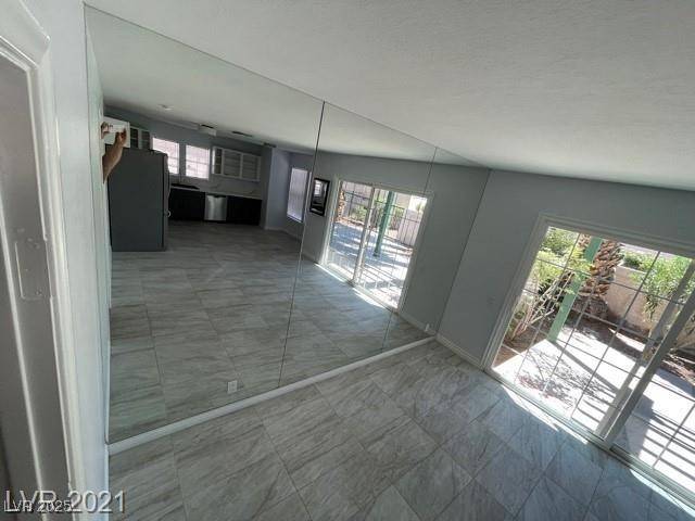 Las Vegas, NV 89121,4037 Chalfont CT