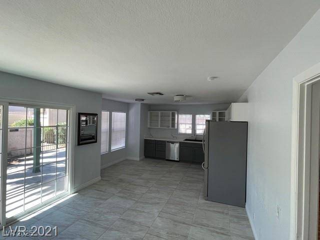 Las Vegas, NV 89121,4037 Chalfont CT