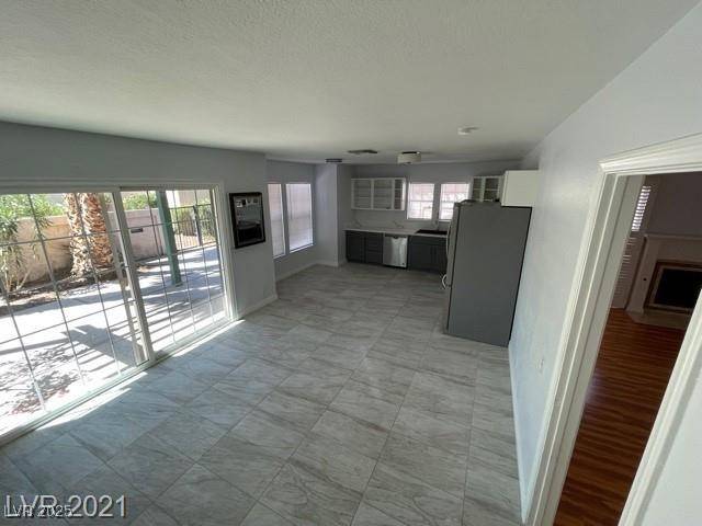 Las Vegas, NV 89121,4037 Chalfont CT