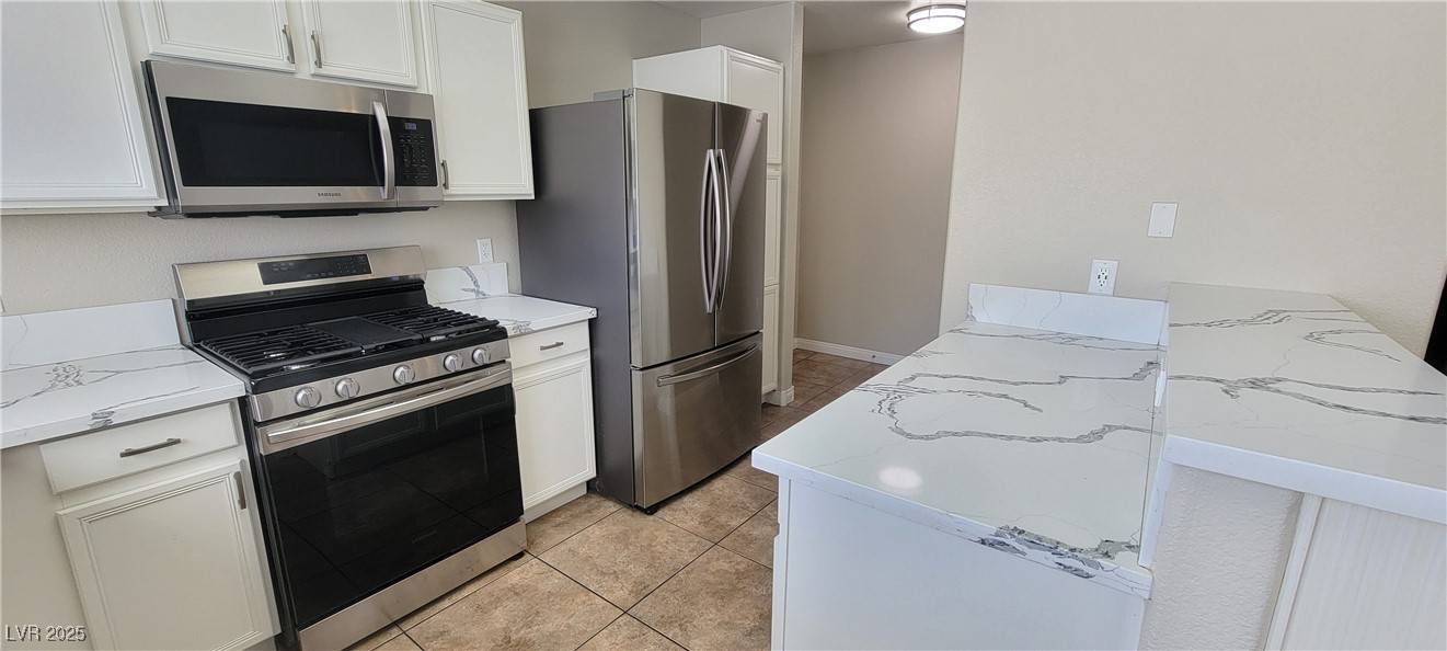 Henderson, NV 89052,830 Carnegie ST #1821