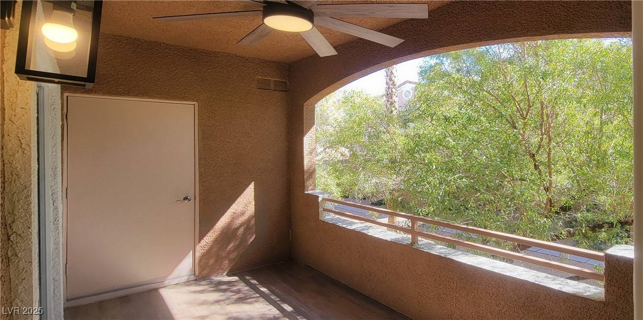 Henderson, NV 89052,830 Carnegie ST #1821