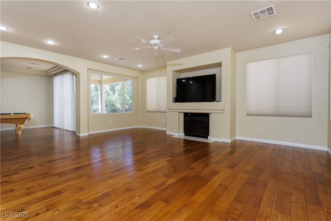 Las Vegas, NV 89139,8467 Bismark Sapphire ST