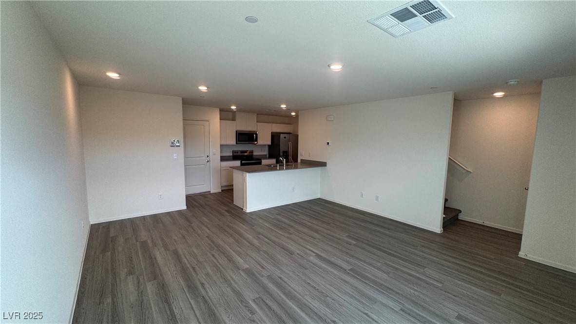 Las Vegas, NV 89139,9363 Jade Mesa ST