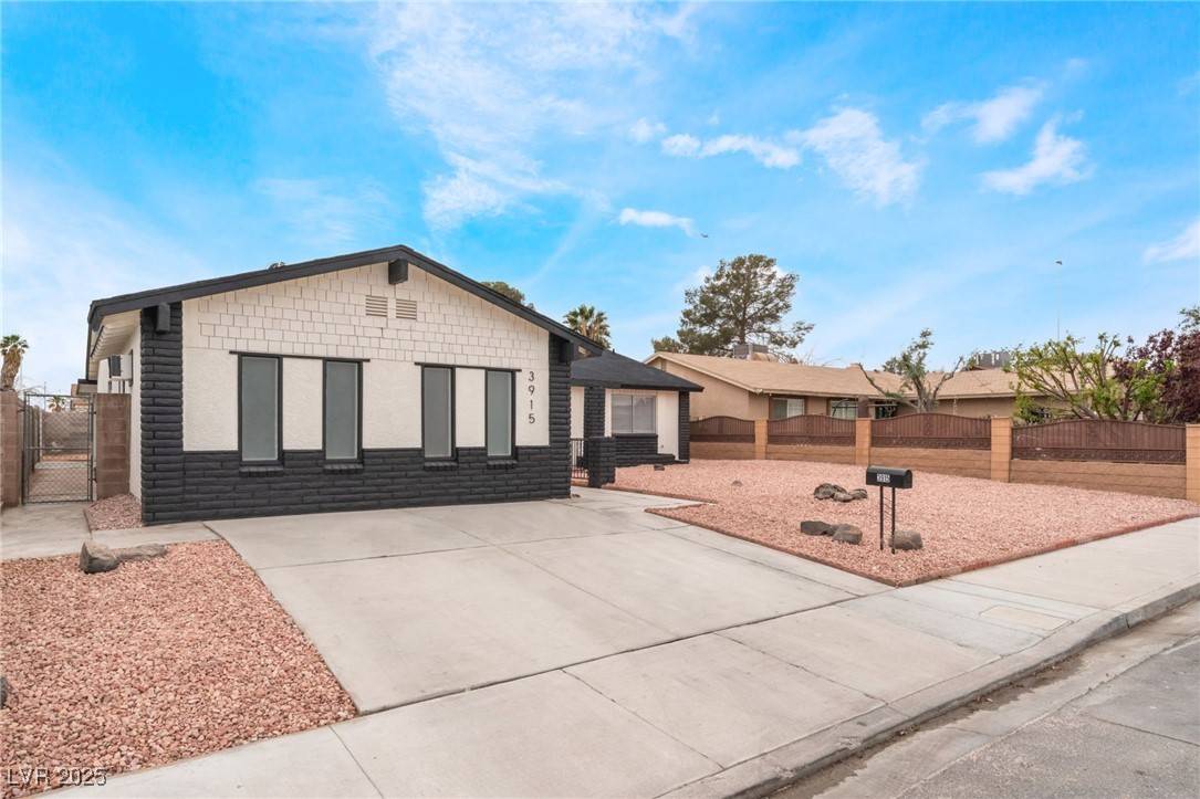 Las Vegas, NV 89104,3915 Delling CT
