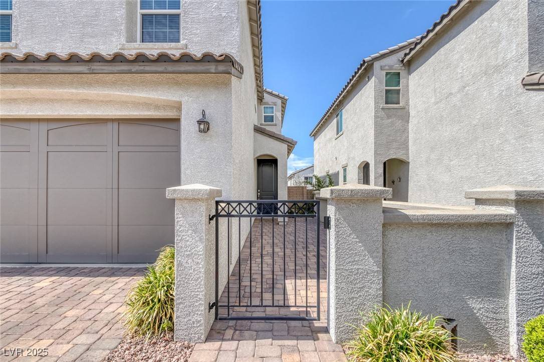 Henderson, NV 89011,406 Misterioso ST