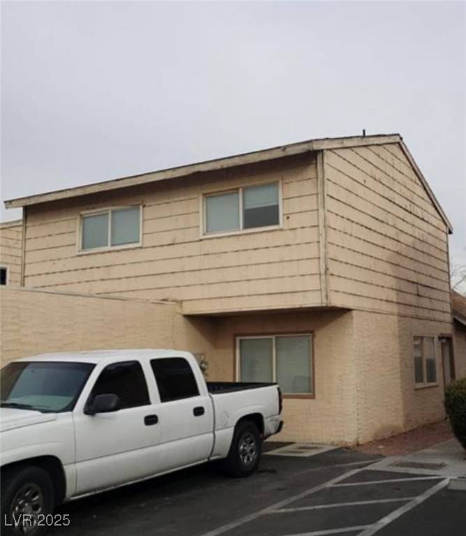 Las Vegas, NV 89119,5126 Golden LN #A