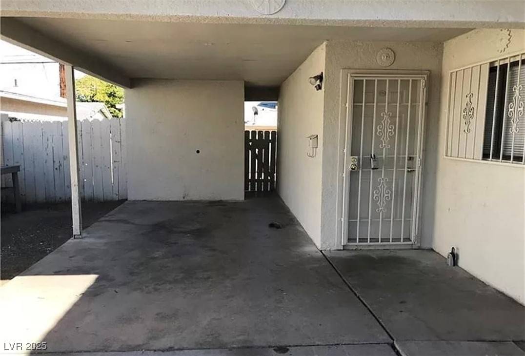 Las Vegas, NV 89121,3258 GLENHURST DR