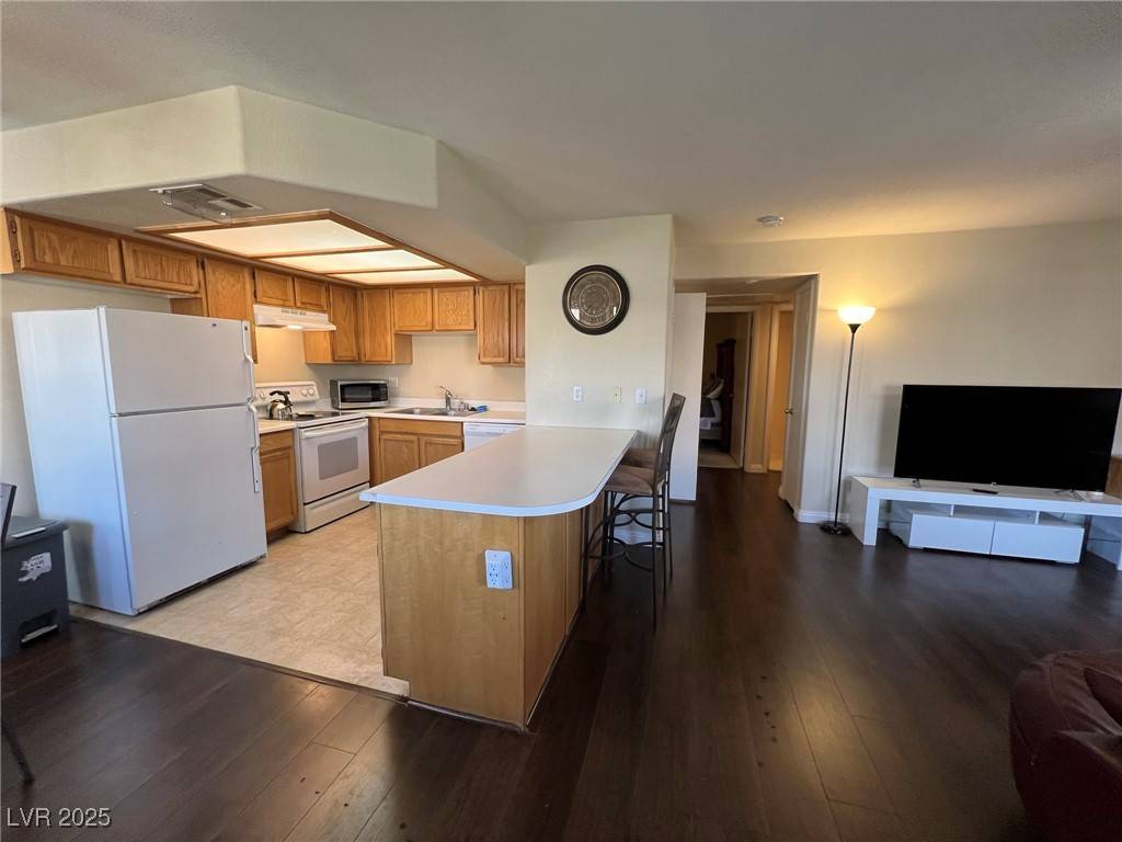 Las Vegas, NV 89117,8410 Eldora AVE #2020