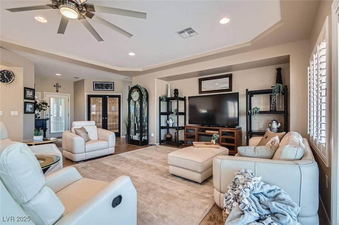 Henderson, NV 89052,2743 Evergreen Oaks DR