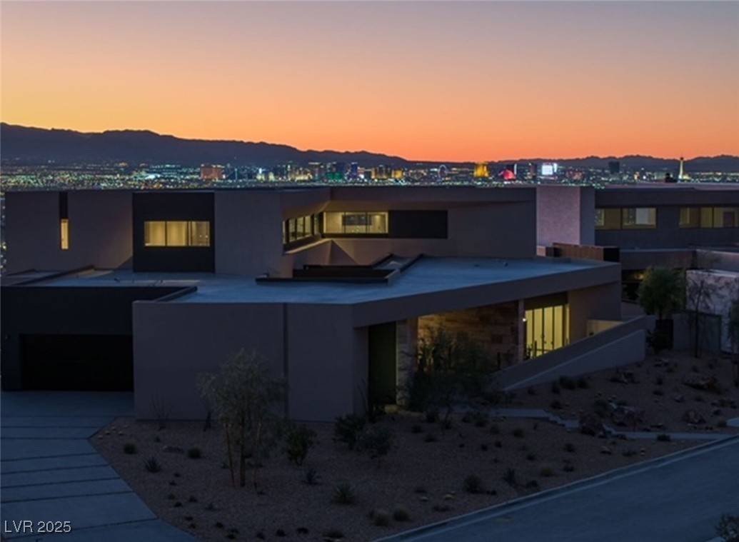 Henderson, NV 89012,21 Rockstream DR