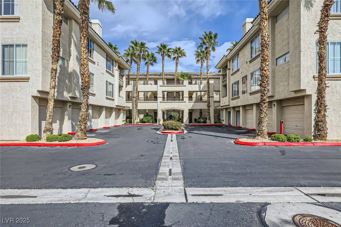Las Vegas, NV 89113,7151 S Durango DR #312