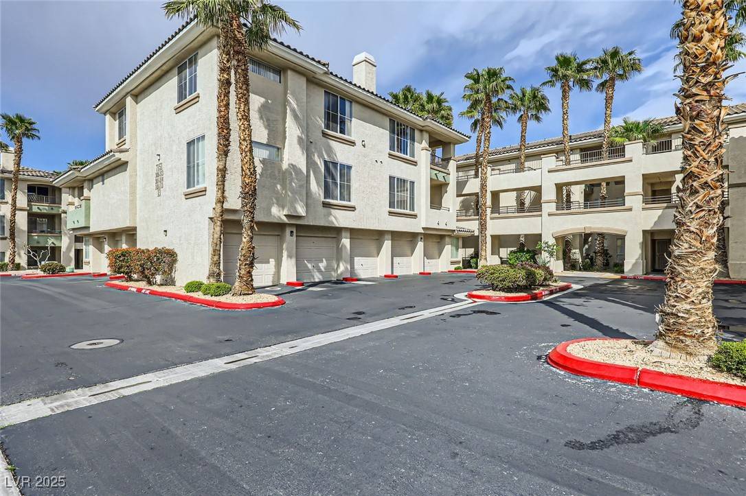 Las Vegas, NV 89113,7151 S Durango DR #312