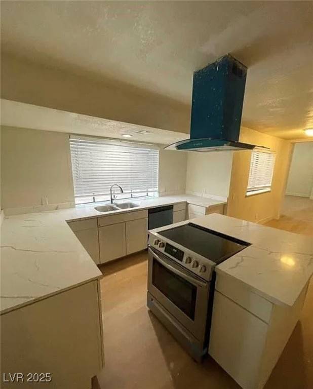 Las Vegas, NV 89117,7664 Angel Crest CIR