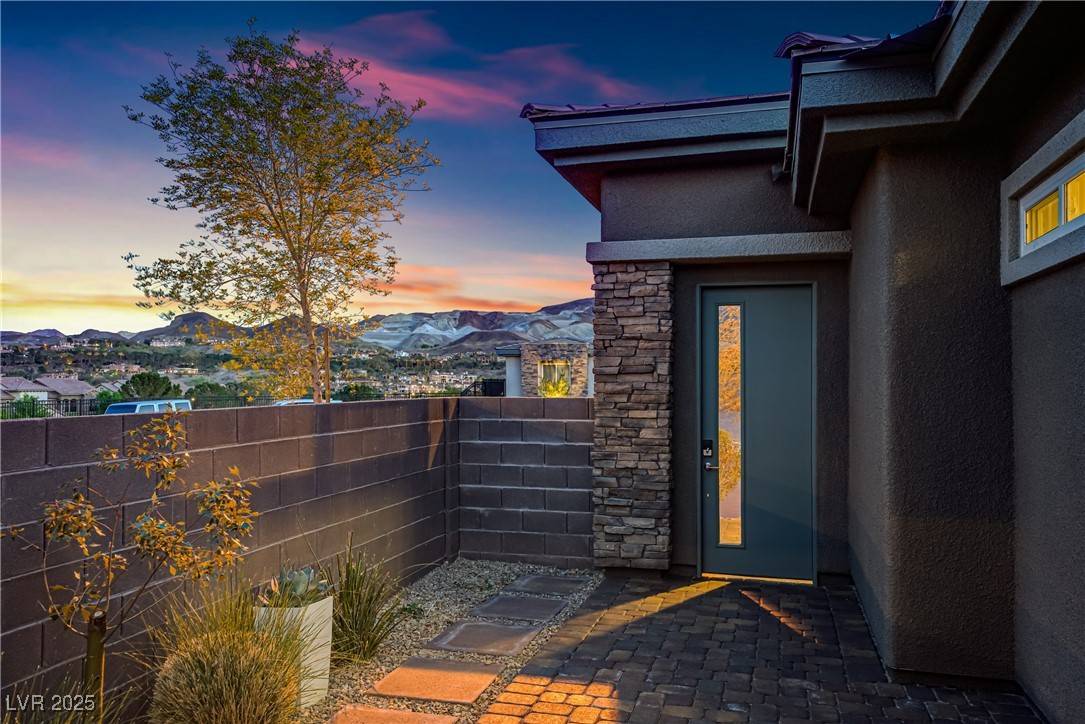 Henderson, NV 89011,8 Reflection Cove DR