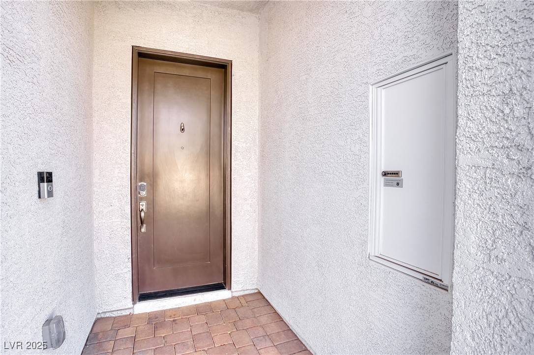 Las Vegas, NV 89166,9057 N Skye Treeline ST