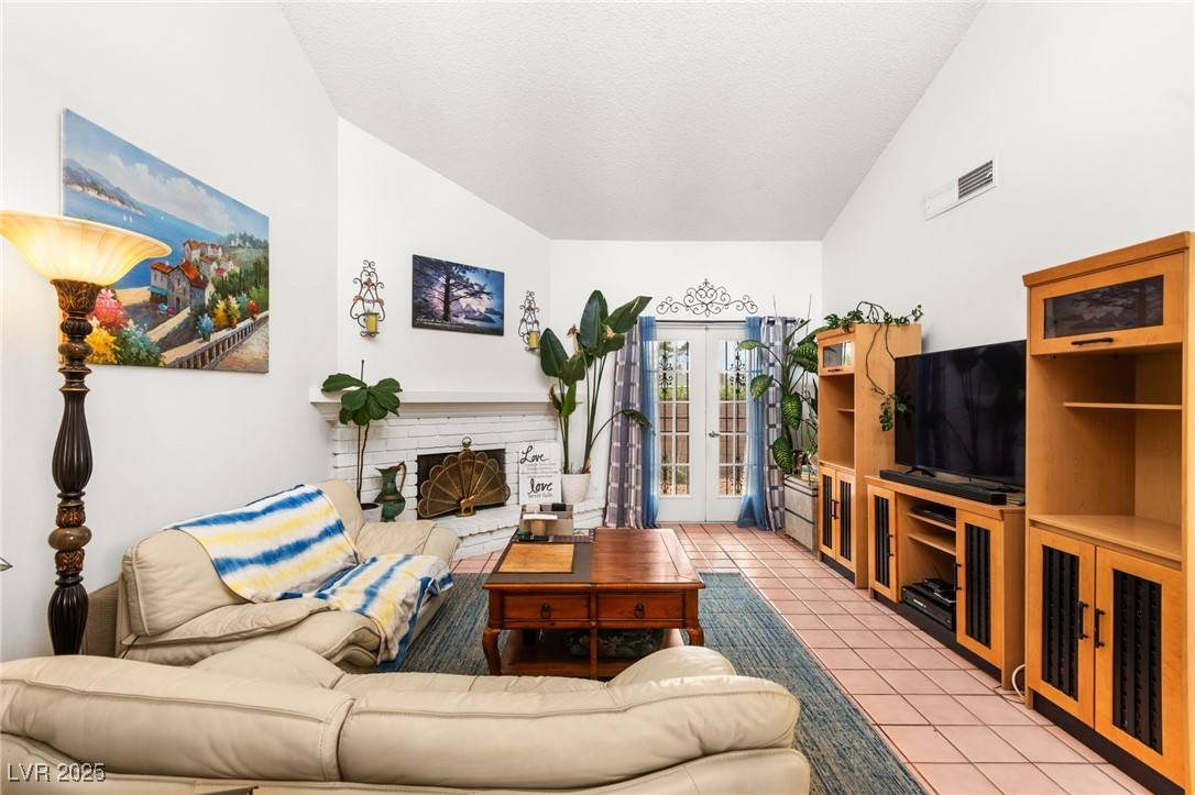 Las Vegas, NV 89119,1863 Camino Verde LN