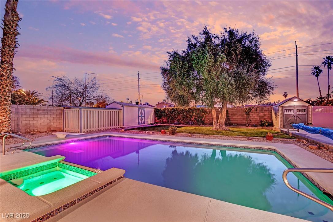 Las Vegas, NV 89120,5239 Somerset DR