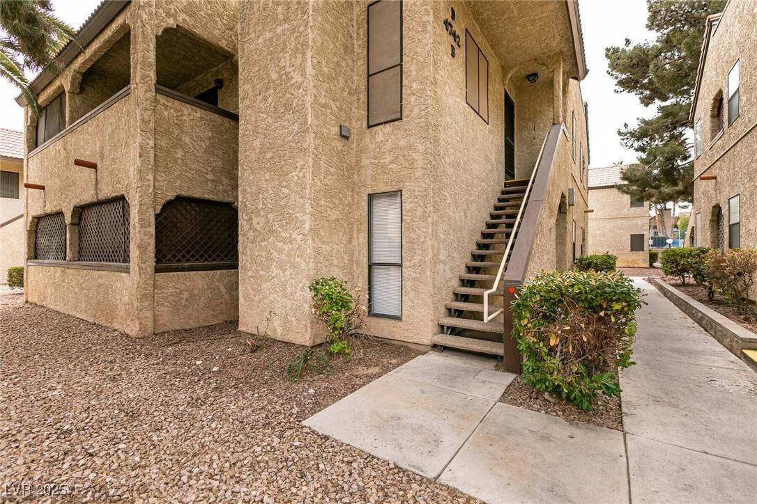 Las Vegas, NV 89102,4742 Obannon DR #D