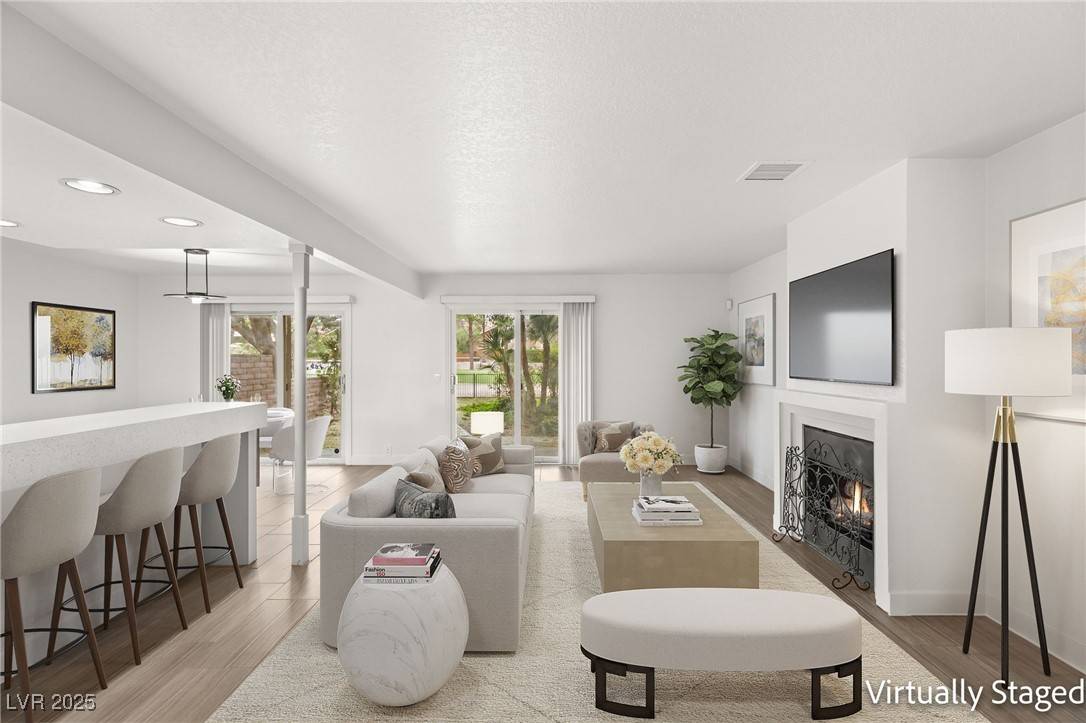 Las Vegas, NV 89109,2935 PINEHURST DR