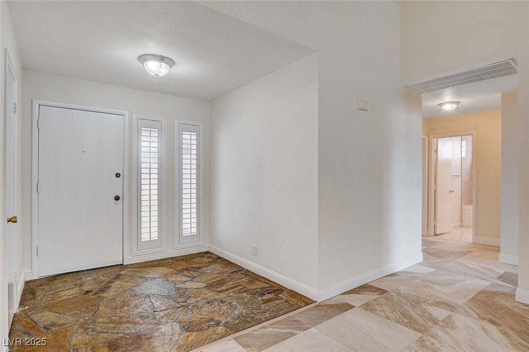 Las Vegas, NV 89103,4186 Walhaven CT