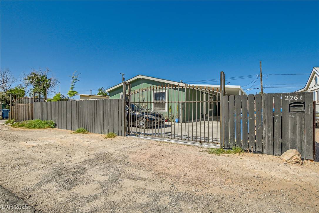 Las Vegas, NV 89156,2261 Castleberry LN