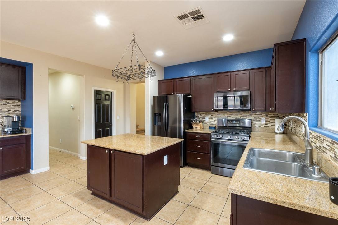 North Las Vegas, NV 89086,6636 Brent Scott ST