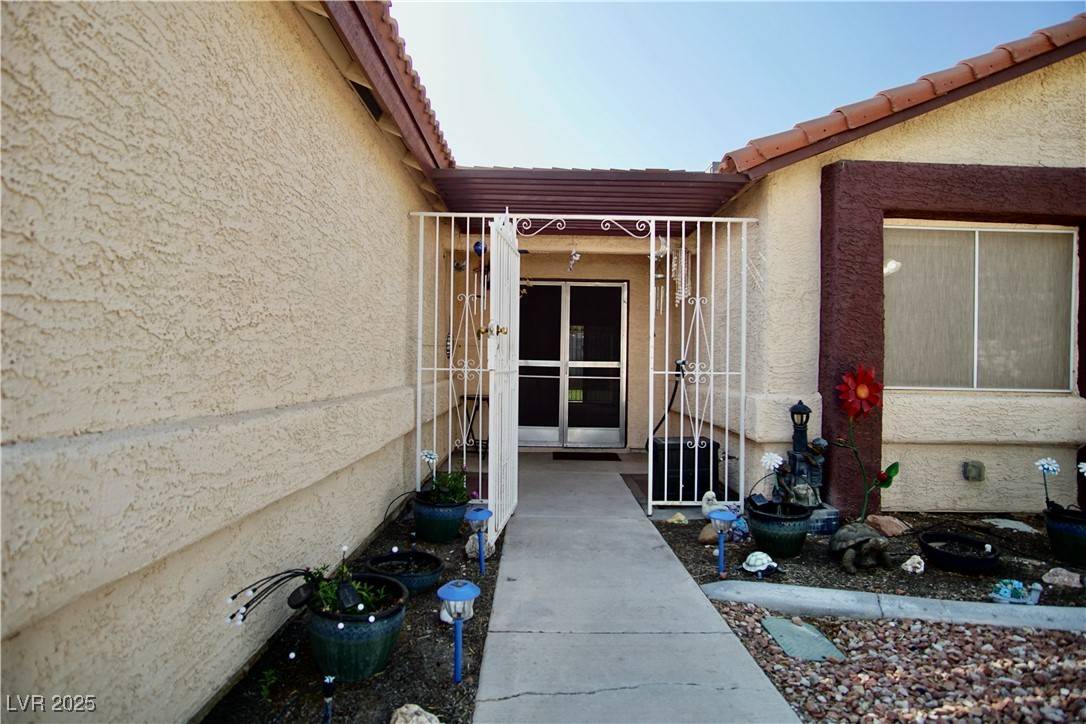 Las Vegas, NV 89108,2905 Gentilly LN