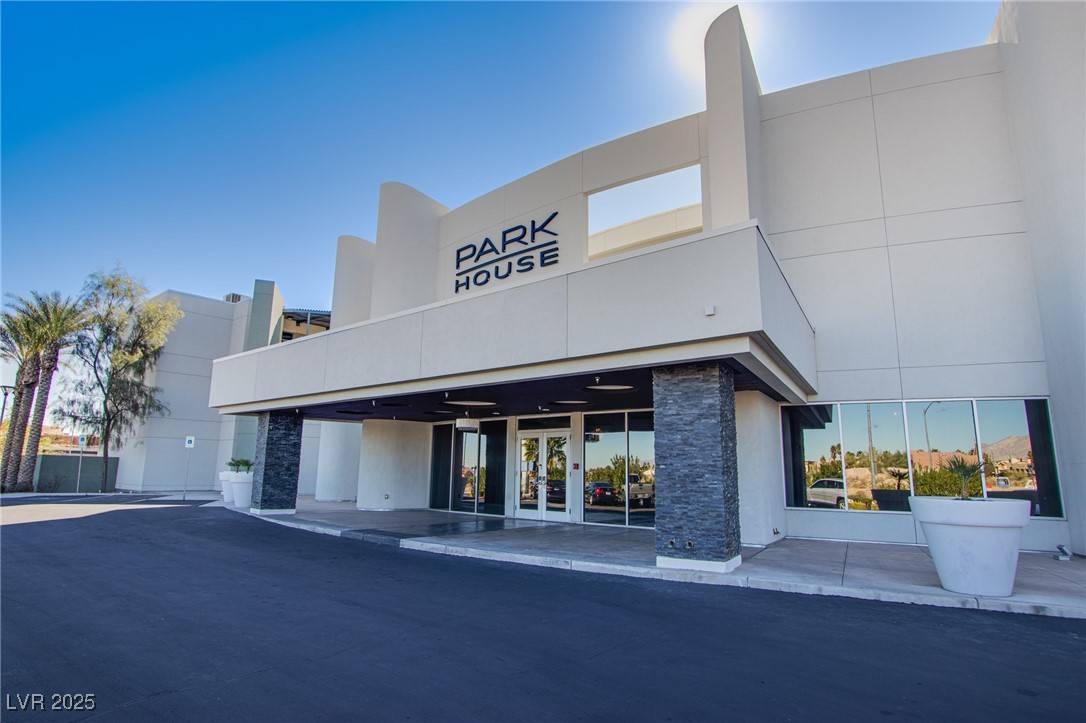 Las Vegas, NV 89147,8925 W Flamingo RD #228