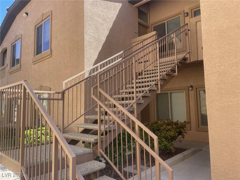 Las Vegas, NV 89113,8985 S Durango DR #2043