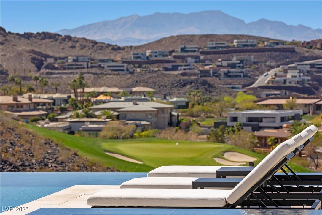 Henderson, NV 89012,535 Serenity Point DR