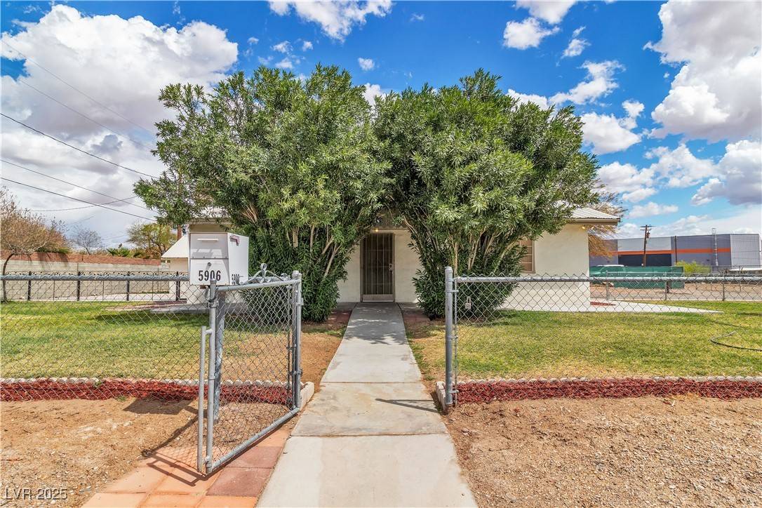 Las Vegas, NV 89122,5906 Bunch ST