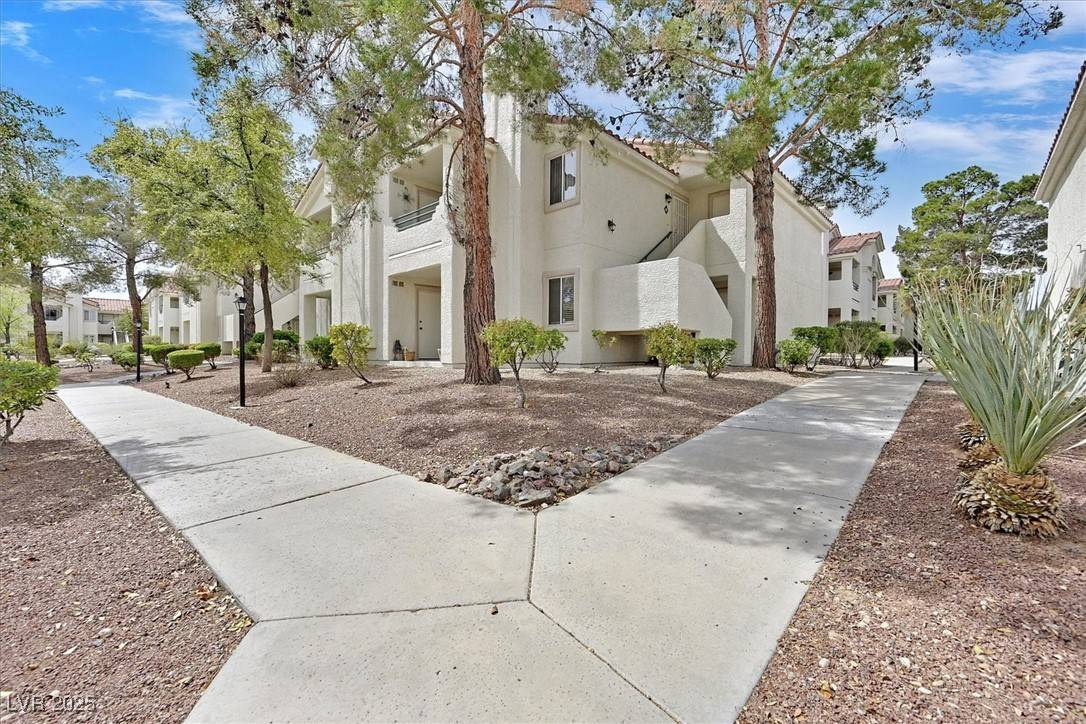 Las Vegas, NV 89145,7901 Idledale CT #102