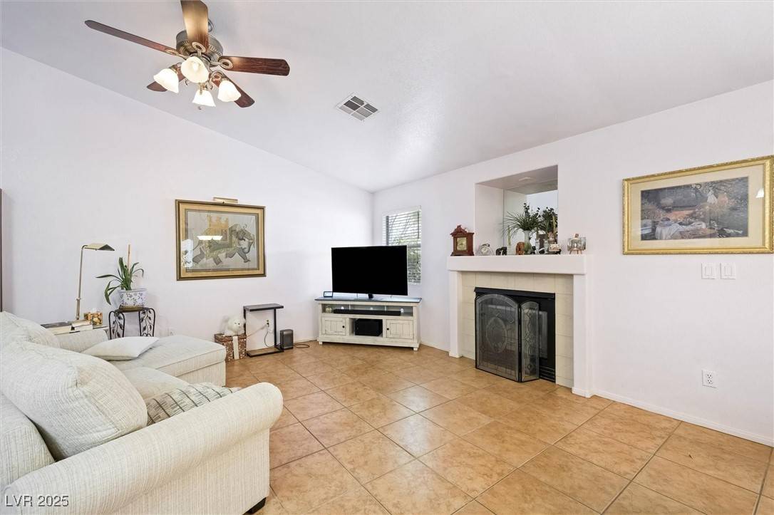Henderson, NV 89012,36 Trailside CT
