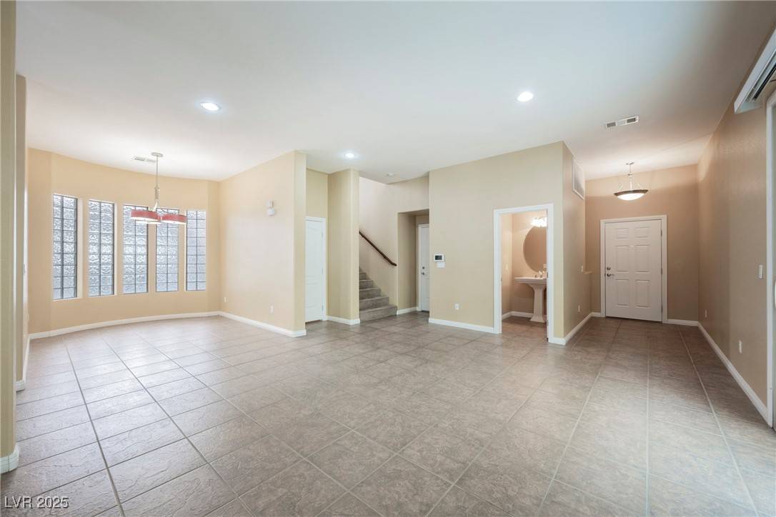 Las Vegas, NV 89145,9173 Whitekirk PL