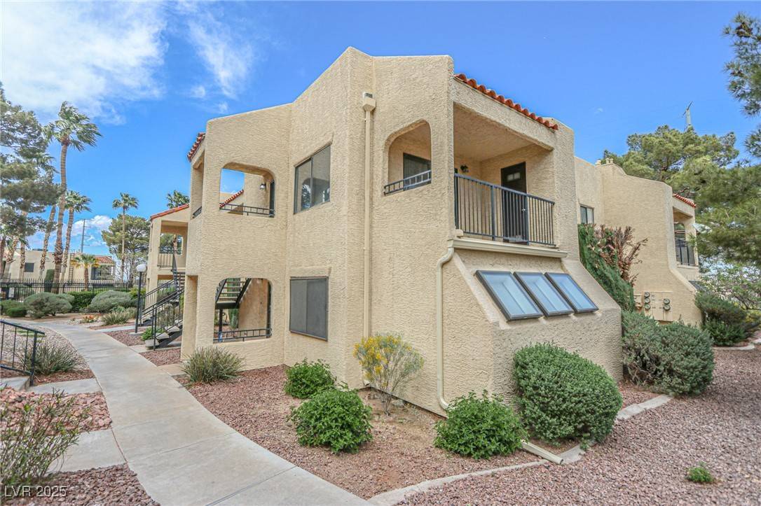 Henderson, NV 89015,601 Cabrillo CIR #754